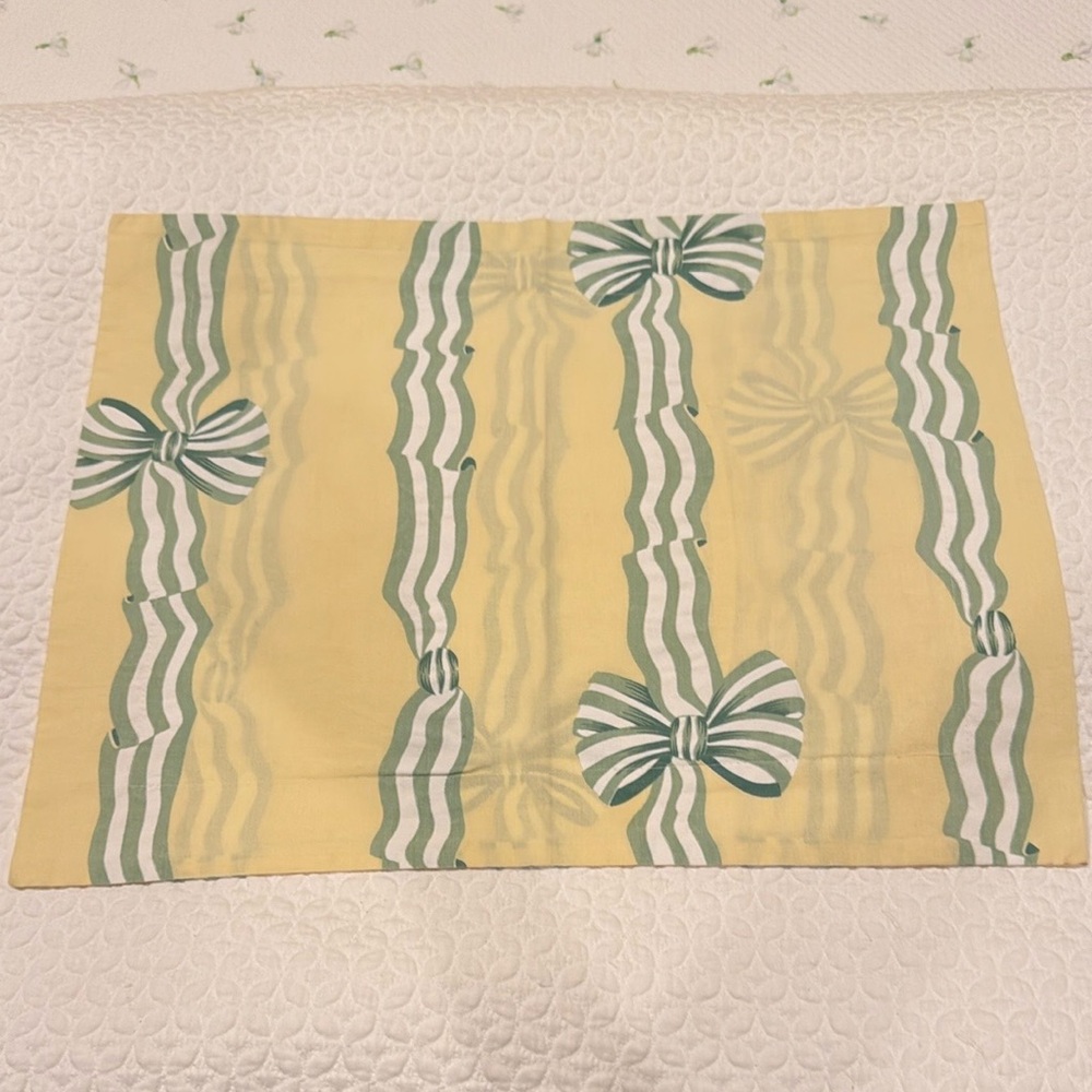 Yves Delorme, boudoir, pillow case.